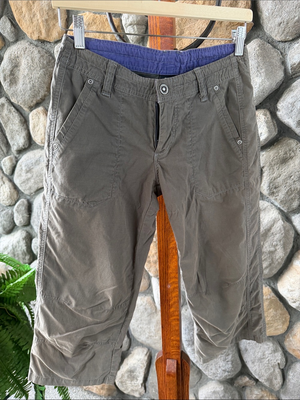 Kuhl Free Range Cargo Khaki Capri Outdoor Hiking Size 4